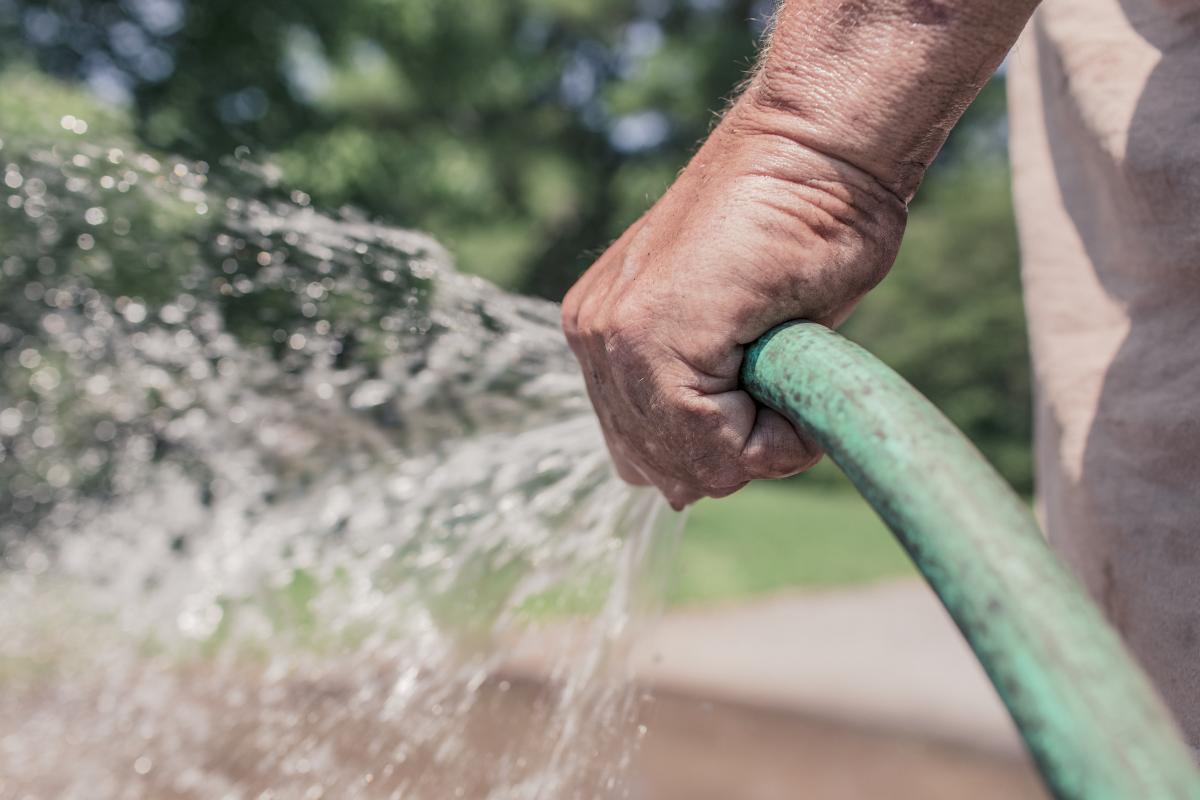 4 Tips to Conserve Water for Your Lawn